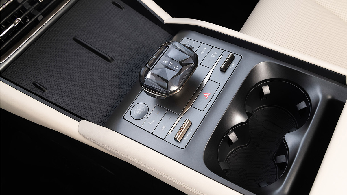 گالری تصاویر بی وای دی چین L