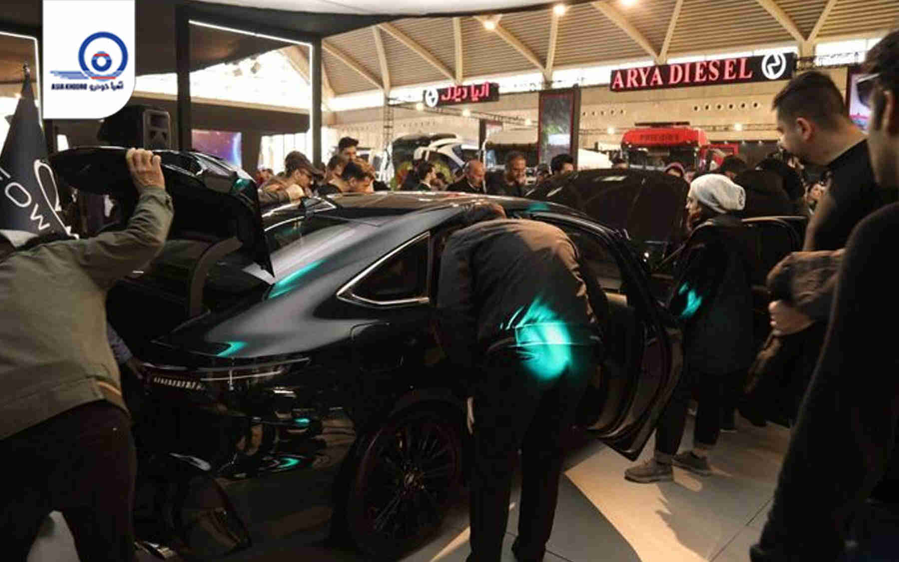 غرفه فونیکس و فونیکس NEV در نمایشگاه خودرو تهران
